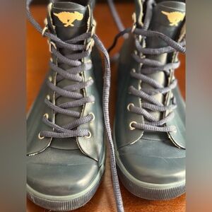 Navy High-Top waterproof Sneakers